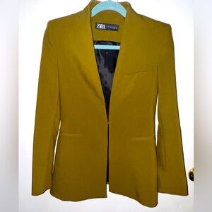 Lape-Less Fitted Blazer in Olive Green